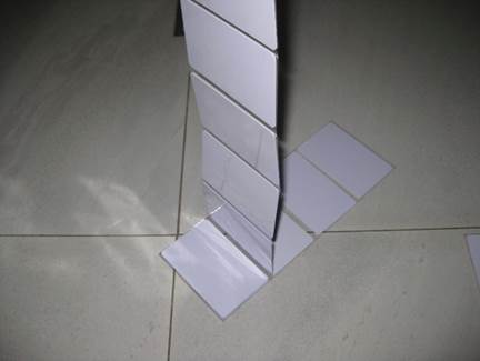 A close-up of a white rectangular object

AI-generated content may be incorrect.